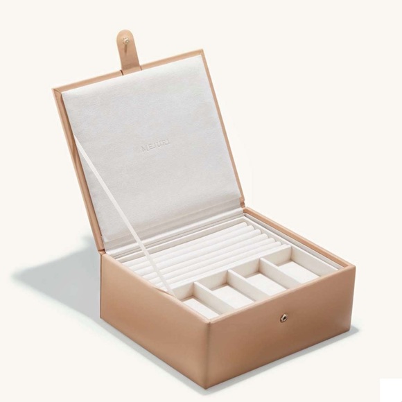 Mejuri Large Leather Jewelry Box EUC - Picture 2 of 13